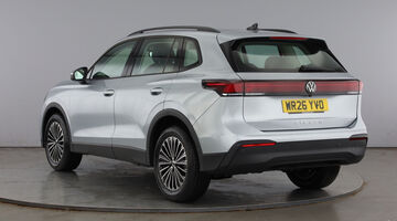 2026 Volkswagen ETSI MHEV Life DSG Euro 6 5-door (Silver) - Image: 3