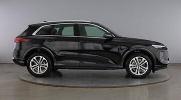 2025 Audi 2.0 TDI Sport S Tronic quattro Euro 6 5-door (Black) - Image: 4
