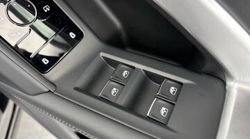 2025 Audi 2.0 TDI Sport S Tronic quattro Euro 6 5-door (Black) - Image: 19