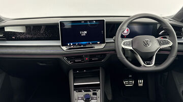 2026 Volkswagen ETSI MHEV R-Line DSG Euro 6 5-door (Grey) - Image: 9