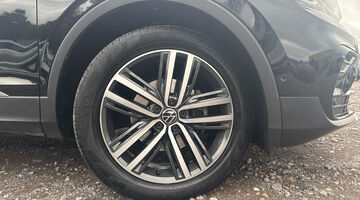 2023 Volkswagen TSI Elegance DSG Euro 6 5-door (Black) - Image: 4