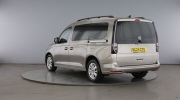 2025 Volkswagen 2.0 TDI Life DSG Euro 6 5-door (Beige) - Image: 3