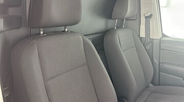 2022 Volkswagen 2.0 TDI C20 Commerce Plus DSG SWB Euro 6 5-door (White) - Image: 20