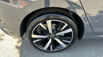 2026 Volkswagen ETSI MHEV Match DSG Euro 6 5-door (Grey) - Image: 11