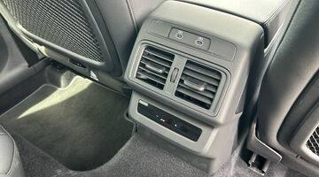 2026 Audi 2.0 TDI S line S Tronic quattro Euro 6 5-door (Grey) - Image: 9
