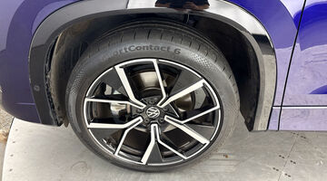 2026 Volkswagen 2.0 TSI R-Line DSG 4Motion Euro 6 5-door (Purple) - Image: 41