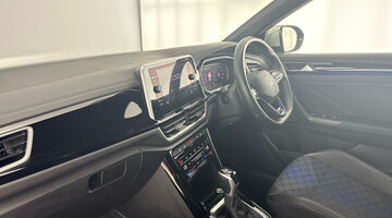 2024 Volkswagen 2.0 TSI R DSG 4Motion Euro 6 5-door (Blue) - Image: 2