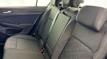 2021 Volkswagen 2.0 TDI Life DSG Euro 6 5-door (White) - Image: 31
