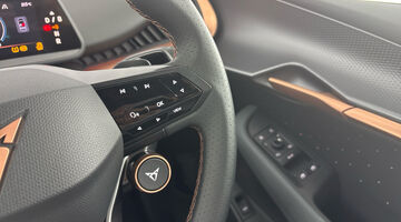 2025 CUPRA 77kWh VZ2 SUV Coupe Auto 4-doorive 5dr (Blue) - Image: 26