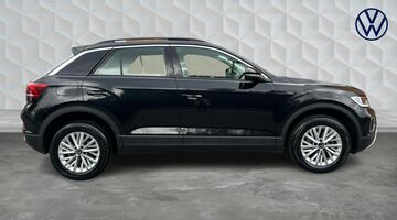2023 Volkswagen TSI Life DSG Euro 6 5-door (Black) - Image: 4