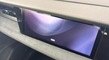 2026 Audi SQ6 SUV Vorsprung e-tron 360,00 kW (Black) - Image: 28