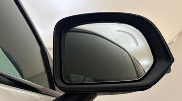 2025 Volvo 2.0 B3 MHEV Plus Dark DCT Auto Euro 6 5-door (White) - Image: 21