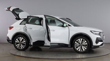 2024 Audi 45 Sport Auto 5-door 82kWh (White) - Image: 10
