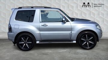 2016 Mitsubishi DI-DC Barbarian Auto 4WD Euro 6 3-door SWB (Silver) - Image: 4