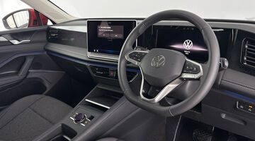 2026 Volkswagen ETSI MHEV Match DSG Euro 6 5-door (Red) - Image: 6