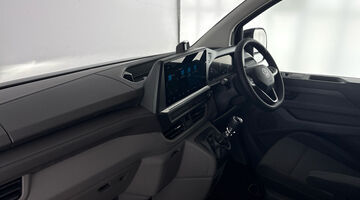 2026 Volkswagen 2.0 TDI T3Commerce Pro Kombi SWB Euro 6 5-door (Black) - Image: 2