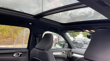 2026 Volvo 2.0 B3 MHEV Ultra Black Edition DCT Auto Euro 6 5-door (White) - Image: 36