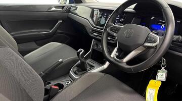 2025 Volkswagen 1.0 TSI Match Euro 6 5-door (Blue) - Image: 6