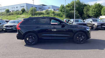 2026 Volvo 2.0 B5 MHEV Plus Black Edition Auto Euro 6 5-door (Black) - Image: 4