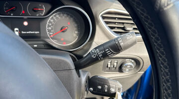 2020 Vauxhall Turbo SRi Nav Euro 6 5-door (Blue) - Image: 36