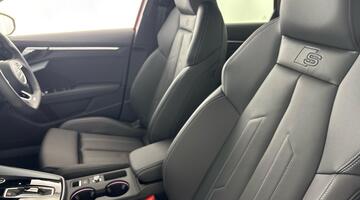 2026 Audi Sportback Black Edition TFSI 150 PS S tronic (Red) - Image: 34