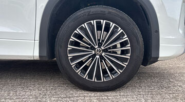 2026 Volkswagen 2.0 TDI Life DSG Euro 6 5-door (White) - Image: 5
