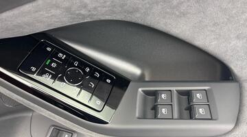 2026 Audi SQ6 SUV Vorsprung e-tron 360,00 kW (Black) - Image: 19