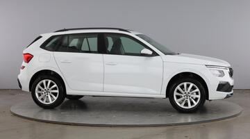 2026 Škoda SE Edition 1.0 TSI 95 PS 5G Man (White) - Image: 4