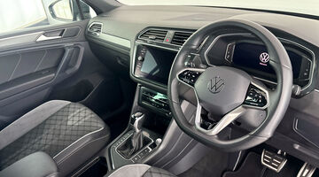 2023 Volkswagen TSI R-Line Edition DSG Euro 6 5-door (Grey) - Image: 6