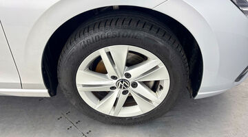 2020 Volkswagen TSI Life Euro 6 5-door (Silver) - Image: 5