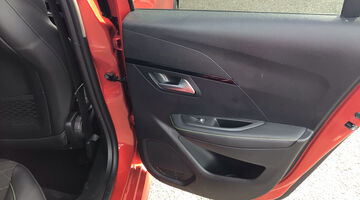 2021 Peugeot 50kWh GT Premium Auto 5-door (Red) - Image: 12
