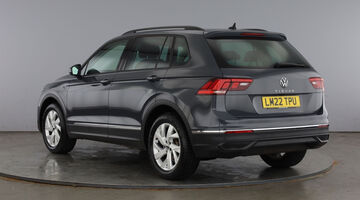 2022 Volkswagen TSI Life DSG Euro 6 5-door (Grey) - Image: 3