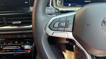 2025 Volkswagen 2.0 TDI R-Line DSG Euro 6 5-door (Grey) - Image: 18