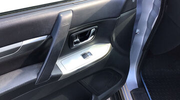 2016 Mitsubishi DI-DC Barbarian Auto 4WD Euro 6 3-door SWB (Silver) - Image: 26