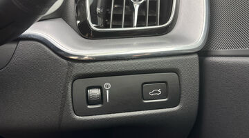 2021 Volvo 2.0 B5 MHEV Momentum Auto Euro 6 5-door (Silver) - Image: 31