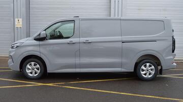 2026 Ford 340 71kWh Limited Auto L2 H1 5-door (Grey) - Image: 4
