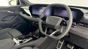 2026 Audi Q6 SUV Black Edition e-tron performance 225,00 kW (Black) - Image: 6