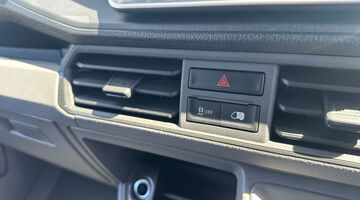 2026 Volkswagen 2.0 TDI CR35 Commerce Plus Auto FWD MWB High Roof Euro 6 5-door (White) - Image: 13