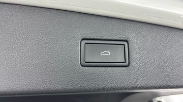 2023 Volkswagen TSI Life DSG Euro 6 5-door (White) - Image: 34