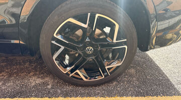 2024 Volkswagen ETSI MHEV R-Line DSG Euro 6 5-door (Black) - Image: 14