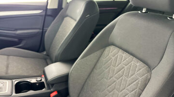 2025 Volkswagen TSI eHybrid 19.7kWh Match DSG Euro 6 5-door (Black) - Image: 33