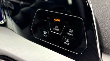 2025 Volkswagen TSI eHybrid 19.7kWh Match DSG Euro 6 5-door (Black) - Image: 25