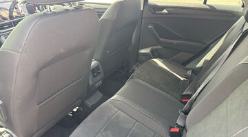 2025 Volkswagen TSI Style Euro 6 5-door (Black) - Image: 23