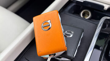 2021 Volvo 2.0h T6 Recharge 11.6kWh Inscription Expression Auto Euro 6 5-door (Grey) - Image: 14