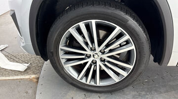2023 Škoda 2.0 TSI Laurin & Klement DSG 4WD Euro 6 5-door (7 Seat) (Silver) - Image: 46