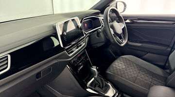 2025 Volkswagen 2.0 TDI R-Line DSG Euro 6 5-door (Silver) - Image: 2