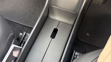 2026 Volvo P5 Long Range 69kWh Ultra Auto 5-door (Grey) - Image: 34