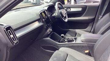 2026 Volvo 2.0 B3 MHEV Plus Dark DCT Auto Euro 6 5-door (Grey) - Image: 2