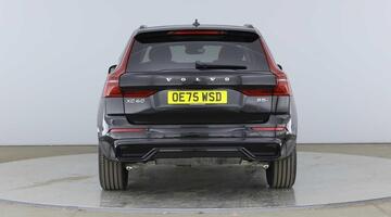 2025 Volvo 2.0 B5 MHEV Plus Auto Euro 6 5-door (Black) - Image: 4