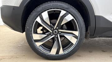 2025 Volvo 2.0 B3 MHEV Ultra Bright DCT Auto Euro 6 5-door (Silver) - Image: 4